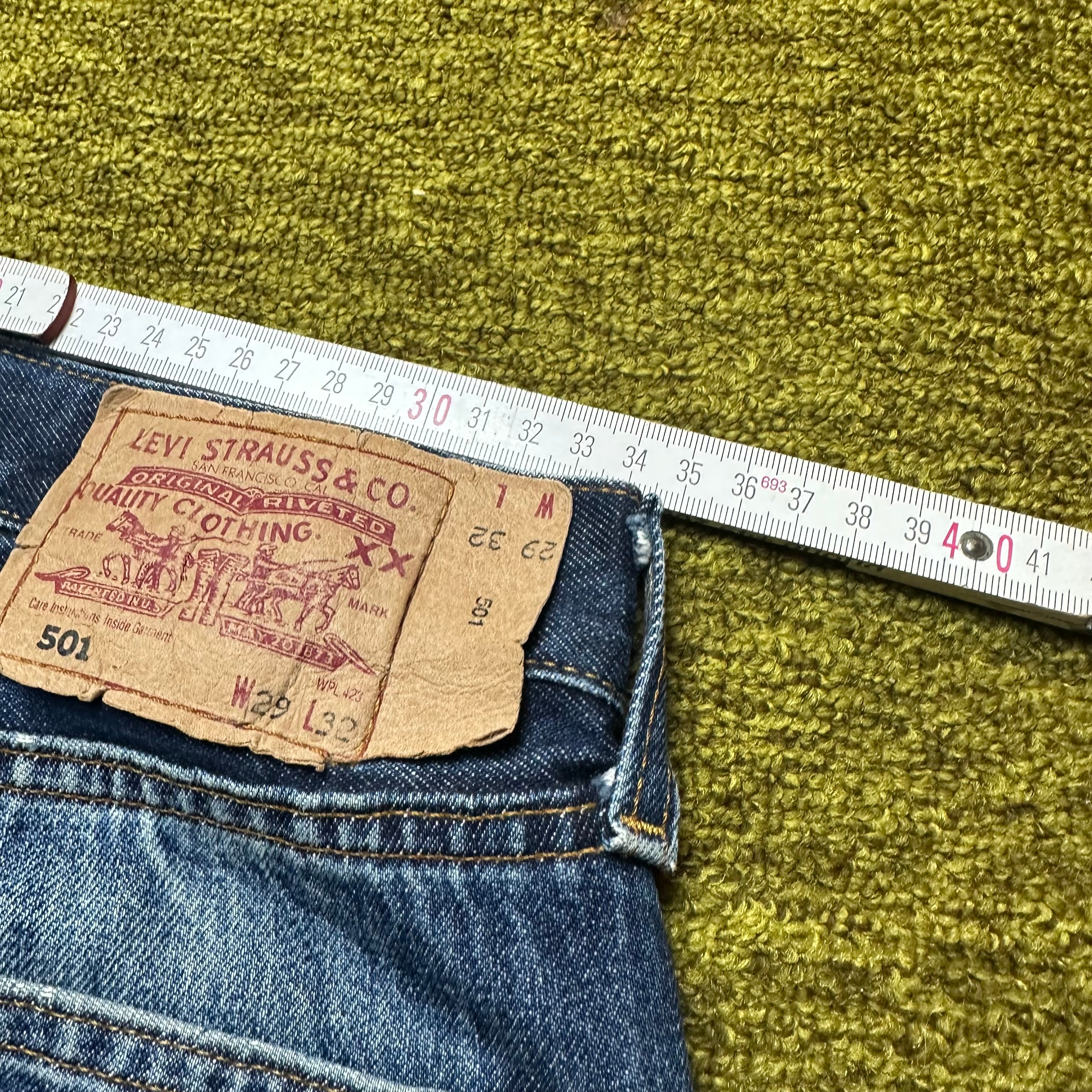 Vintage Levi’s 501 Jeans (XS)
