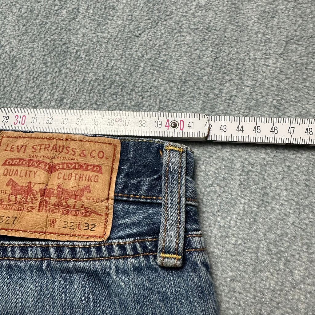 Vintage Levi’s 527 Jeans (S-M)