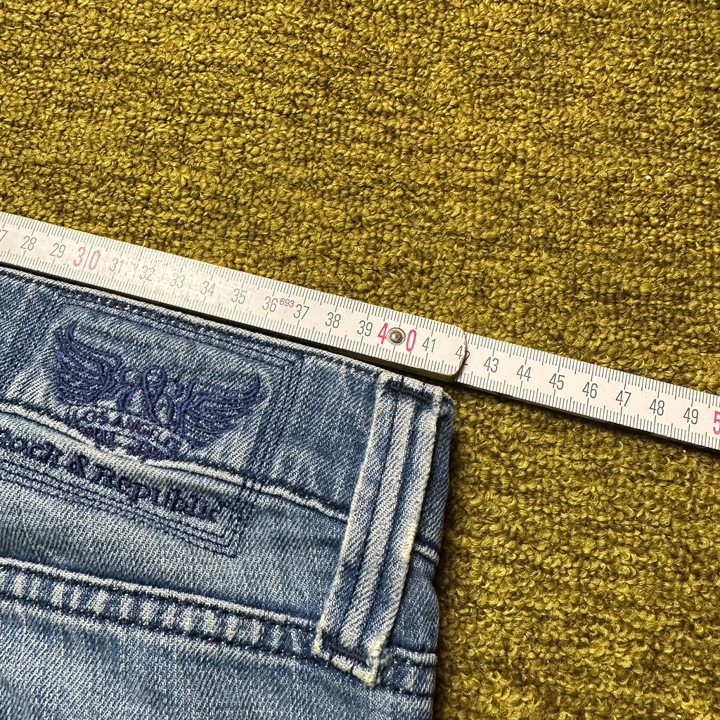 Vintage Rock & Revival Jeans (M-L)