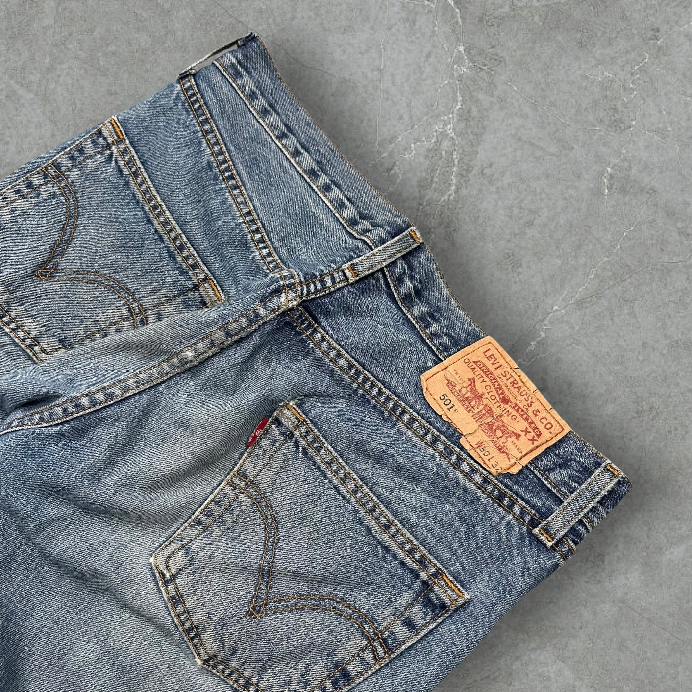 Vintage Levi’s 501 Jeans (S-M)