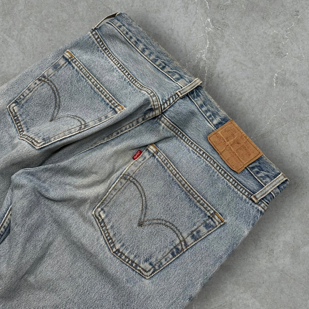 Vintage Levi’s 501 Jeans (XL)