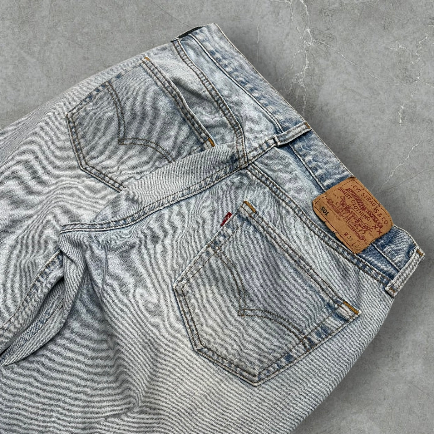 Vintage Levi’s 501 Jeans (S-M)