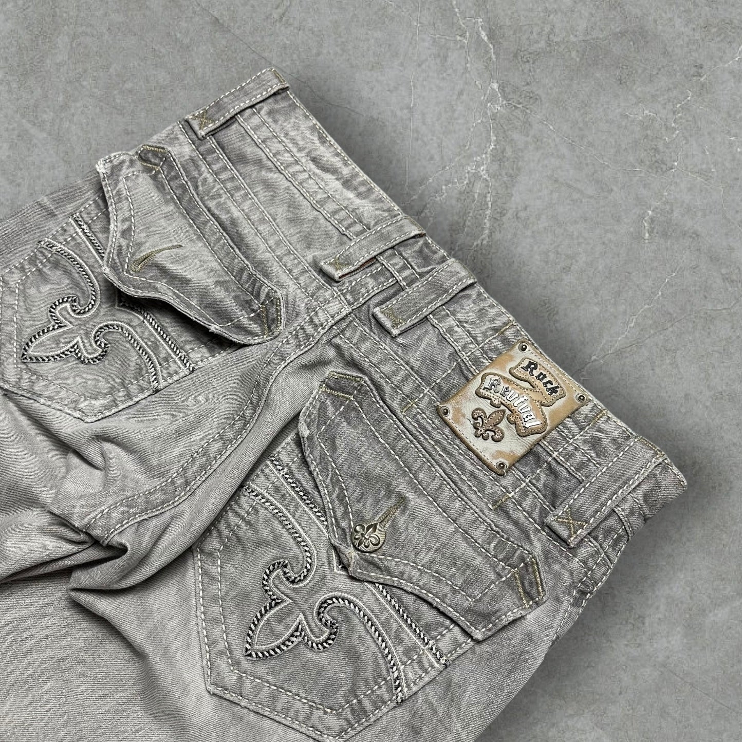 Vintage Rock Revival Jeans (M-L)