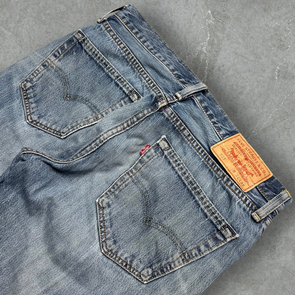 Vintage Levi’s 527 Jeans (S-M)