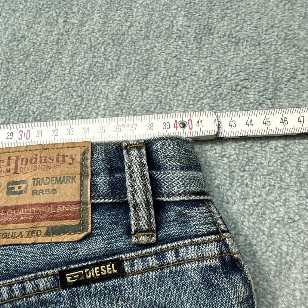Vintage Diesel Jeans (M-L)