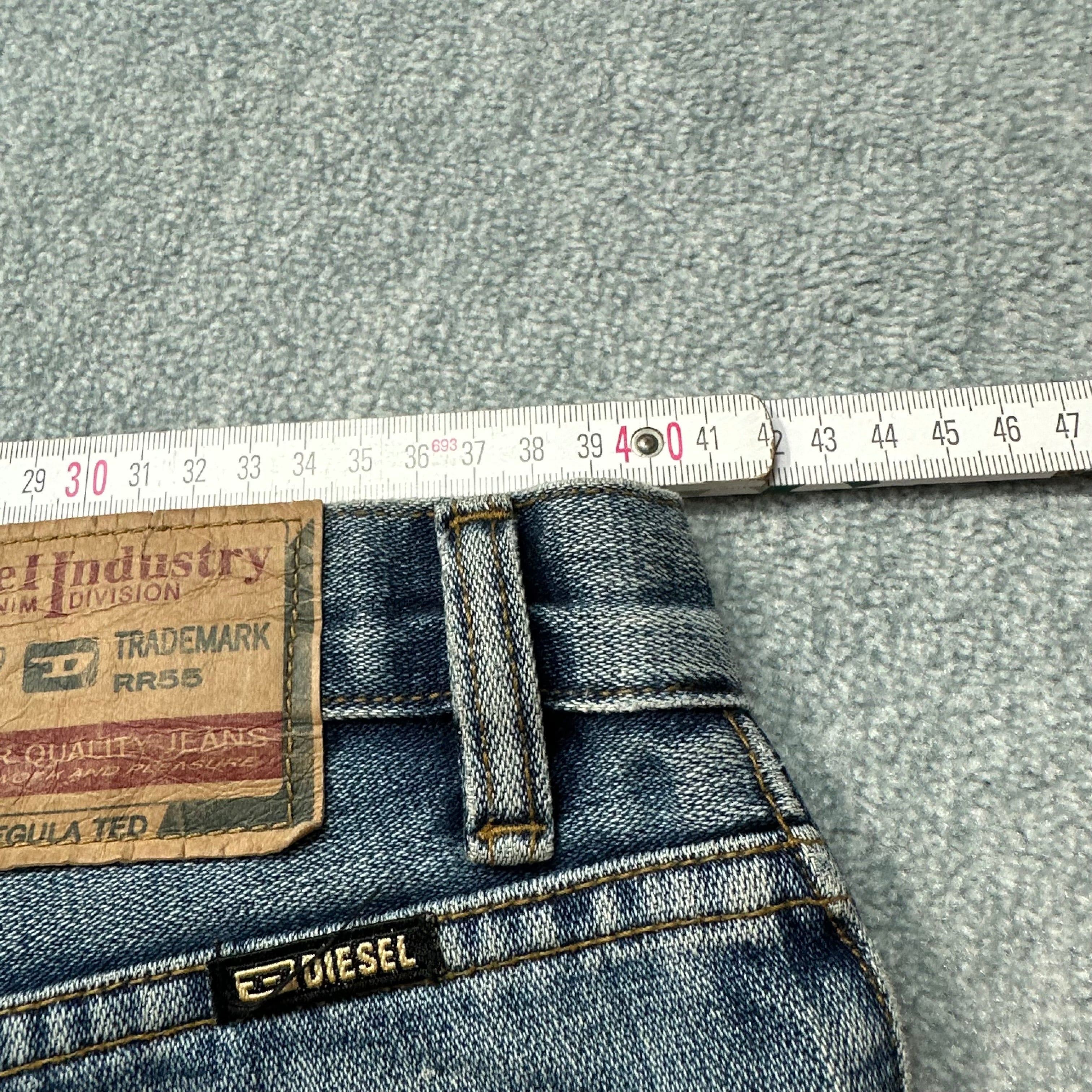Vintage Diesel Jeans (M-L)