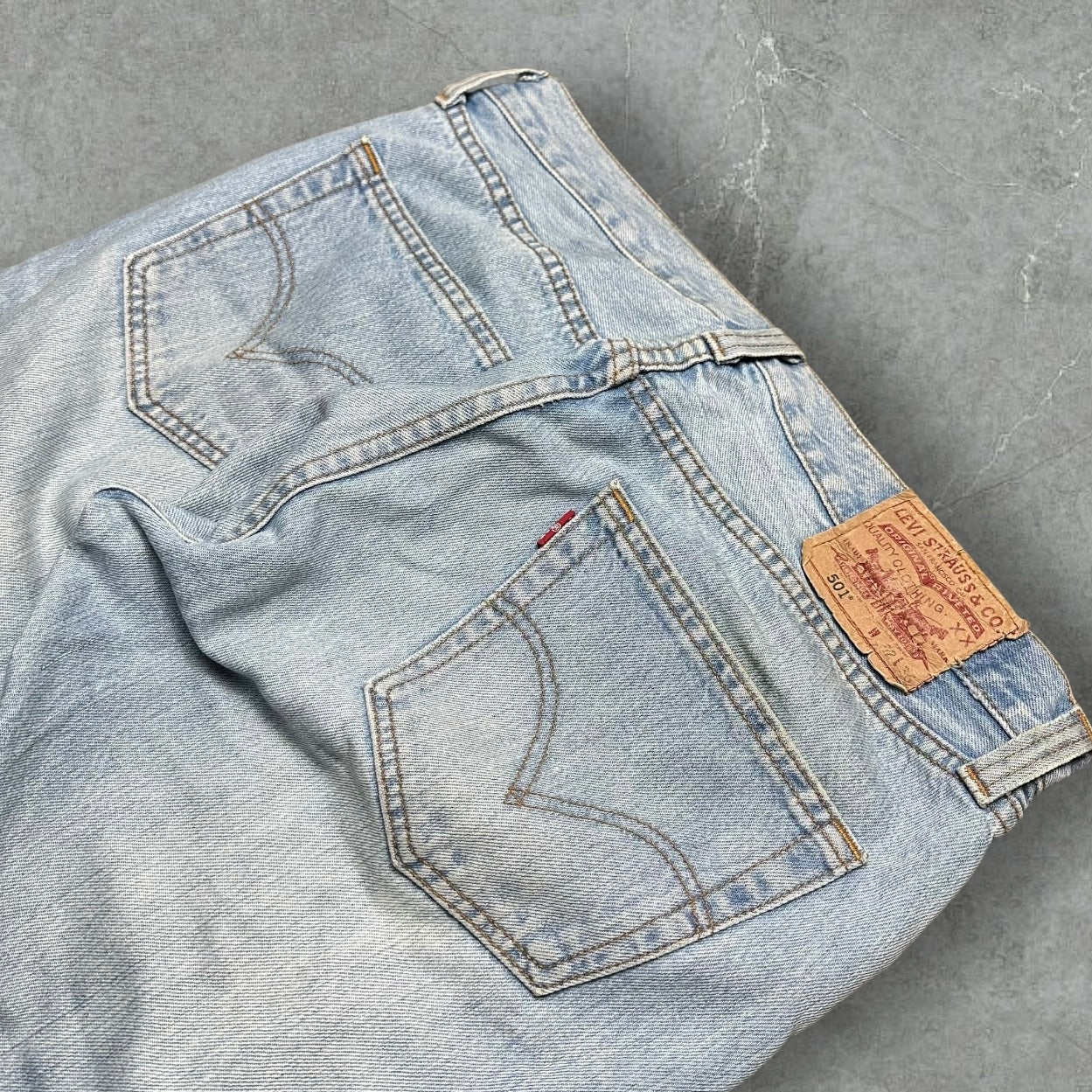 Vintage Levi’s 501 Jeans (L)