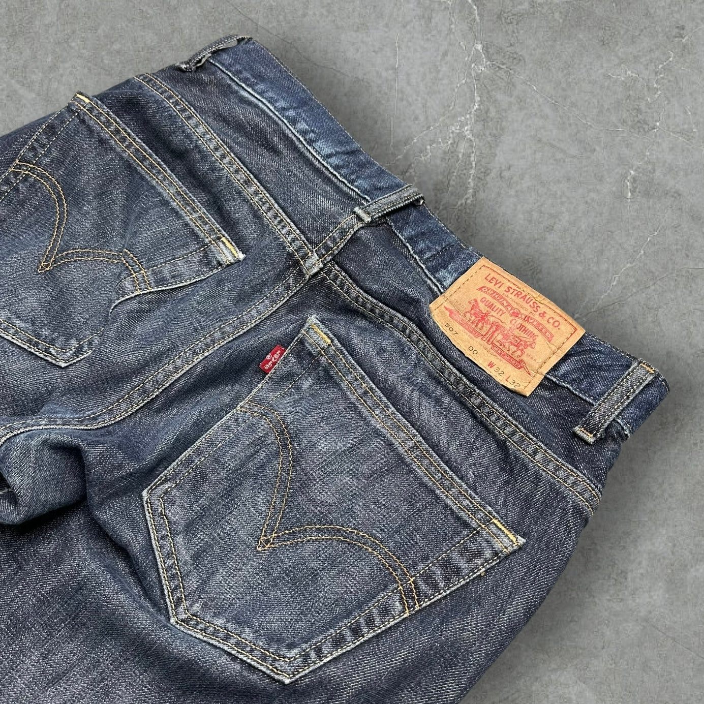 Vintage Levis 507 Bootcut Jeans (M)