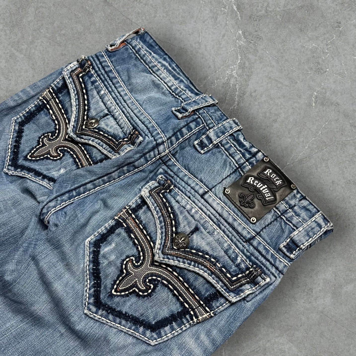 Vintage Rock Revival Jeans (M-L)