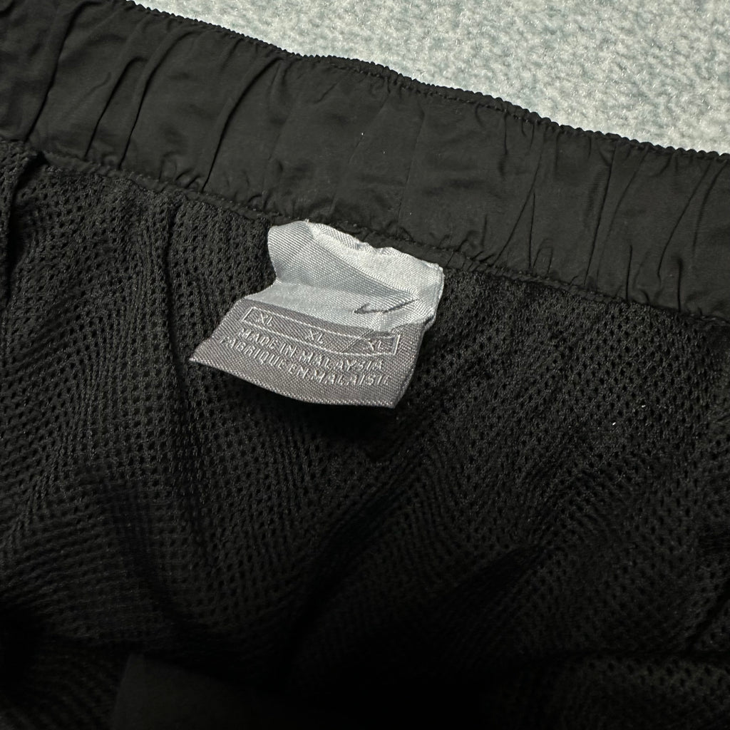 Vintage Nike Trackpants (L-XL)