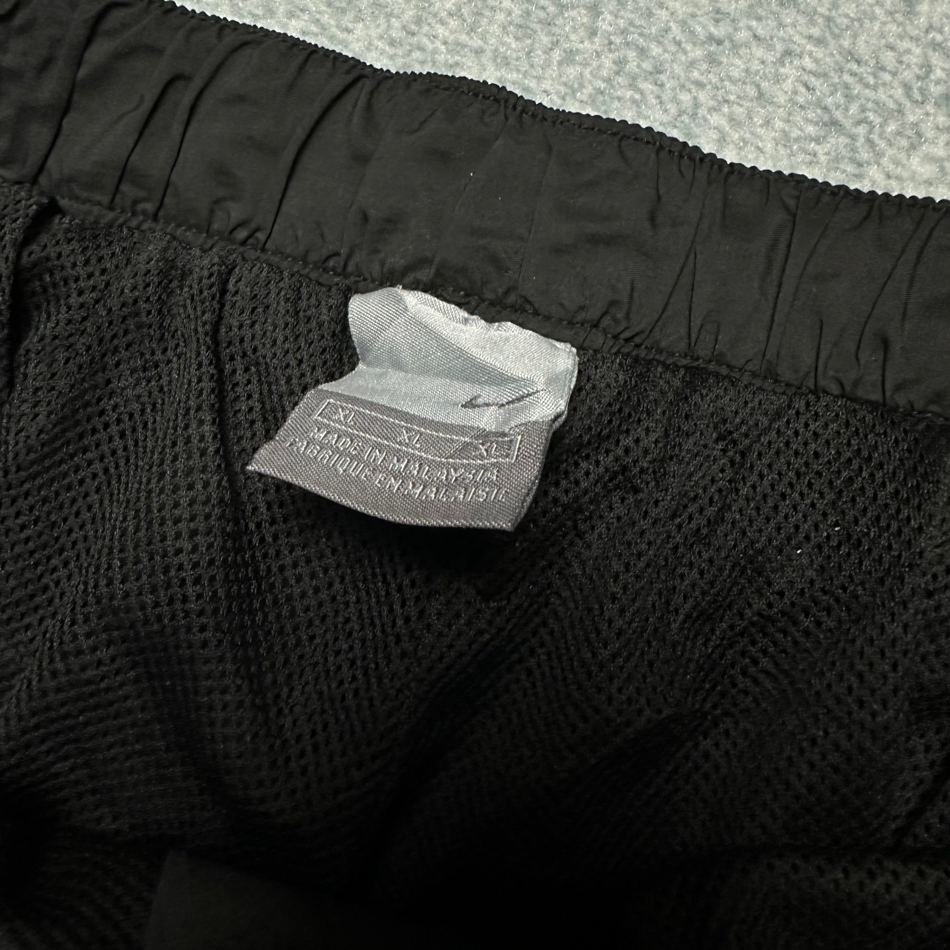 Vintage Nike Trackpants (L-XL)