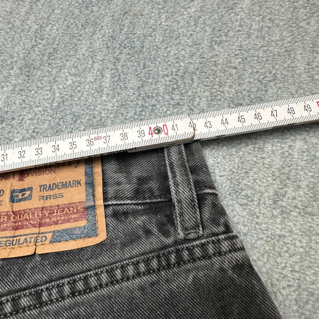 Vintage Diesel Jeans (M-L)