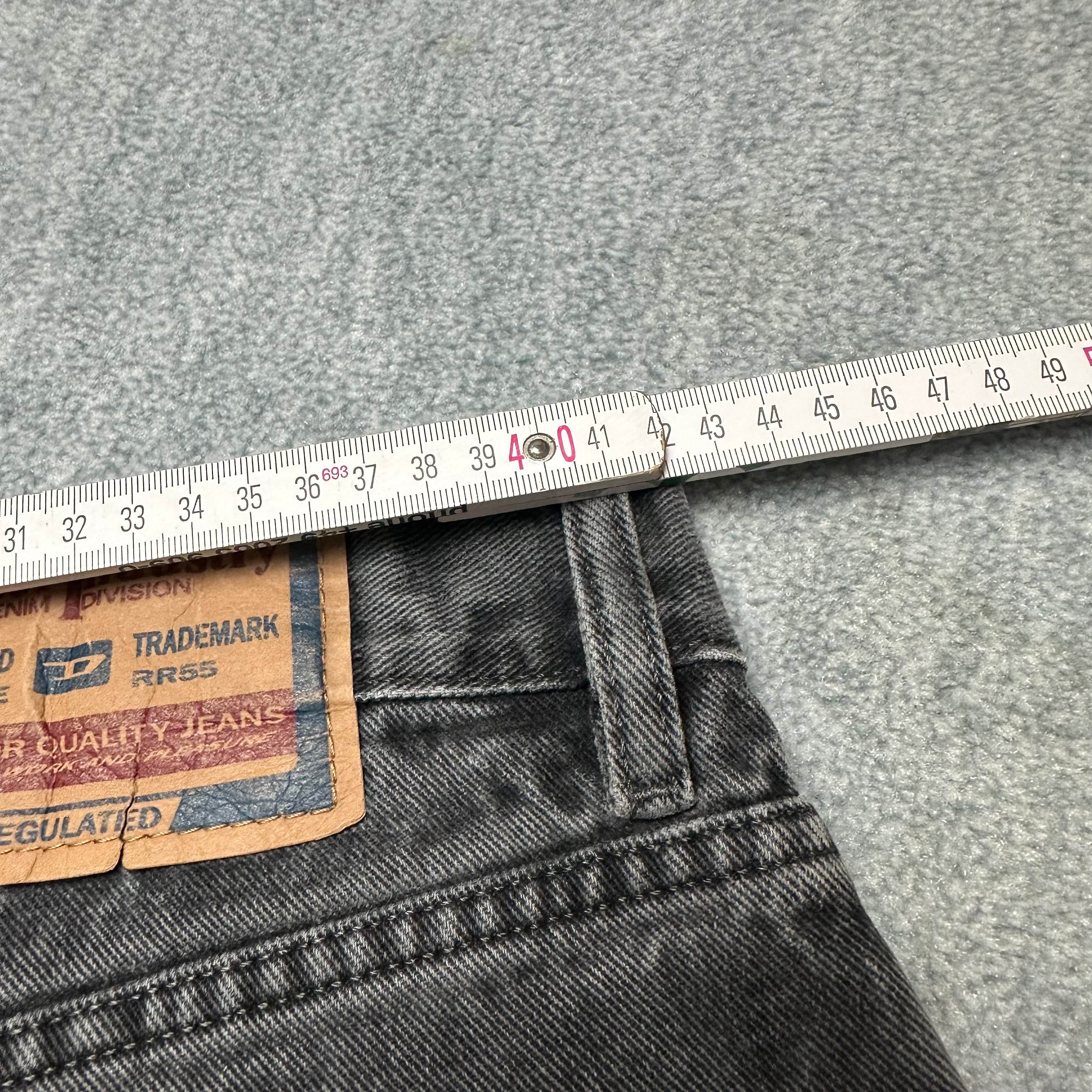 Vintage Diesel Jeans (M-L)