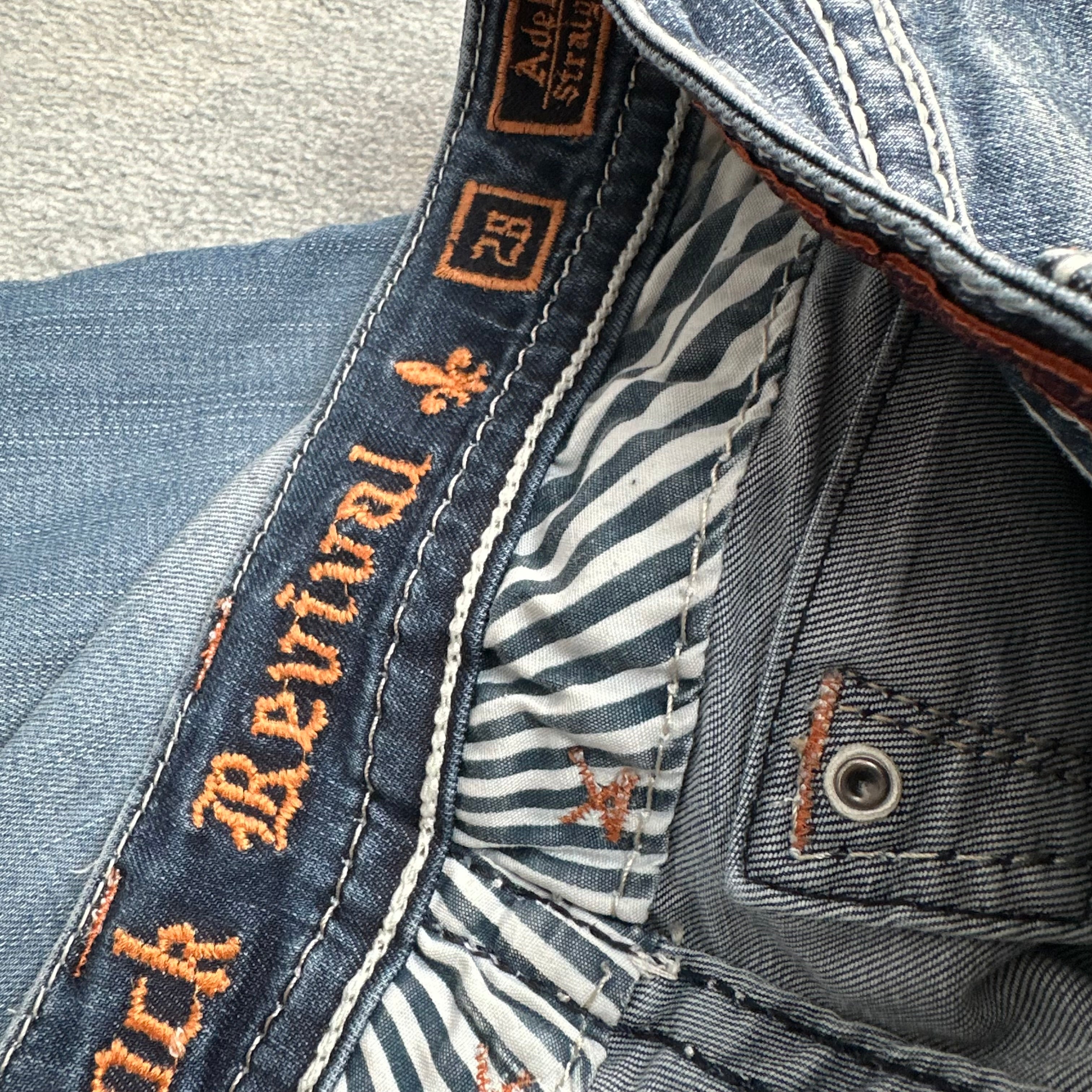 Vintage Rock Revival Jeans Women (S-M)