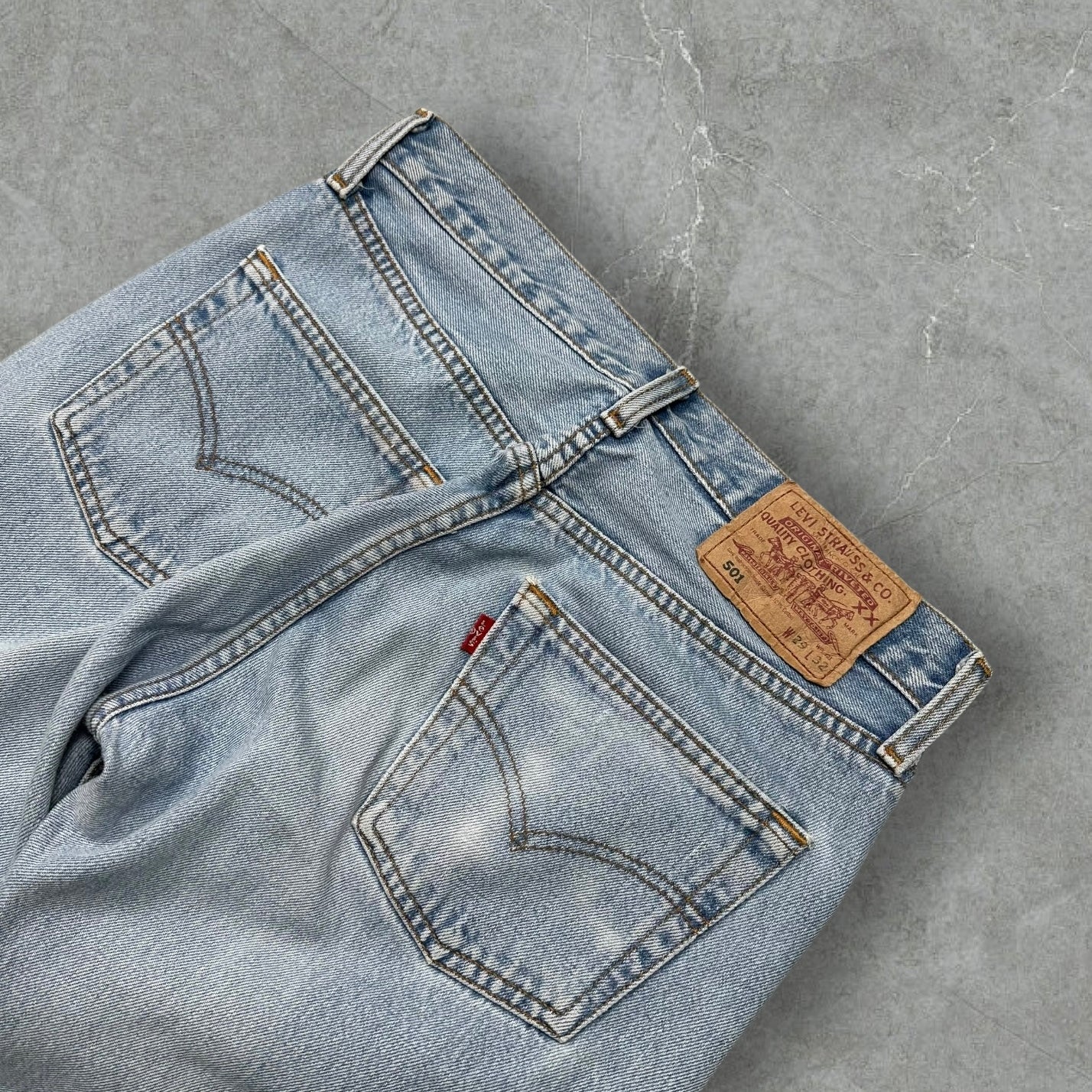 Vintage Levi’s 501 Jeans (S)