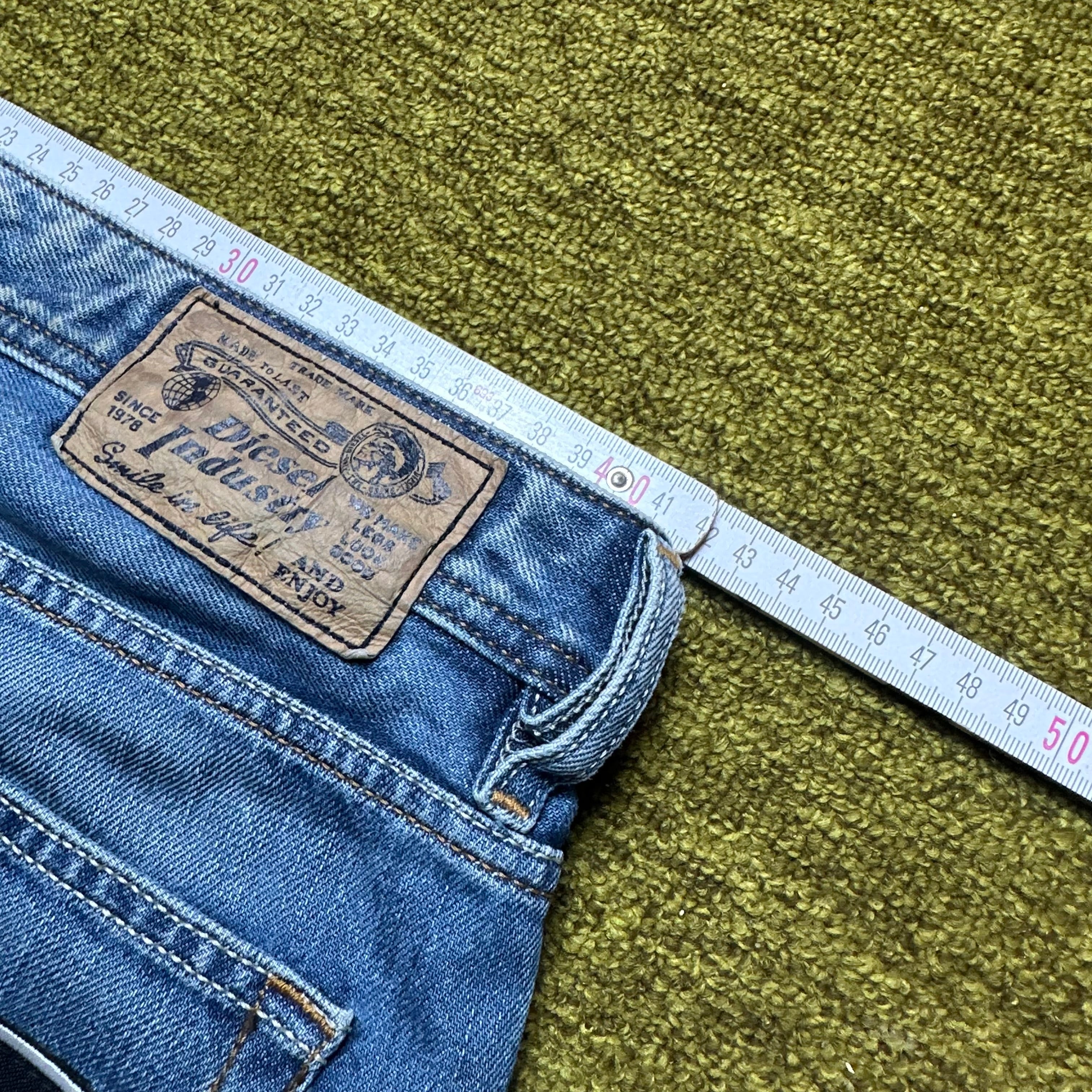 Vintage Diesel Jeans (M)
