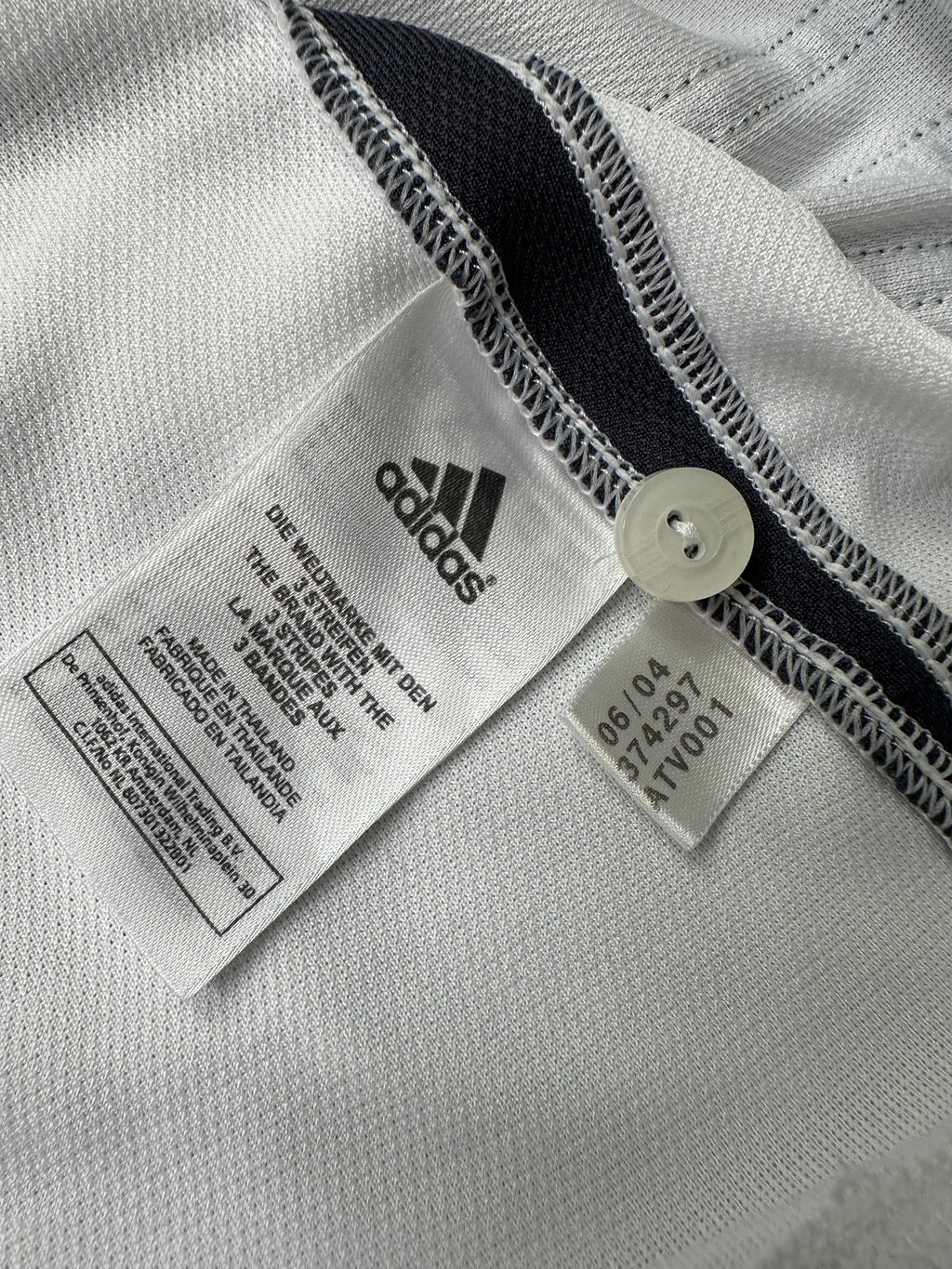 Vintage Adidas Shirt 2004 (L)
