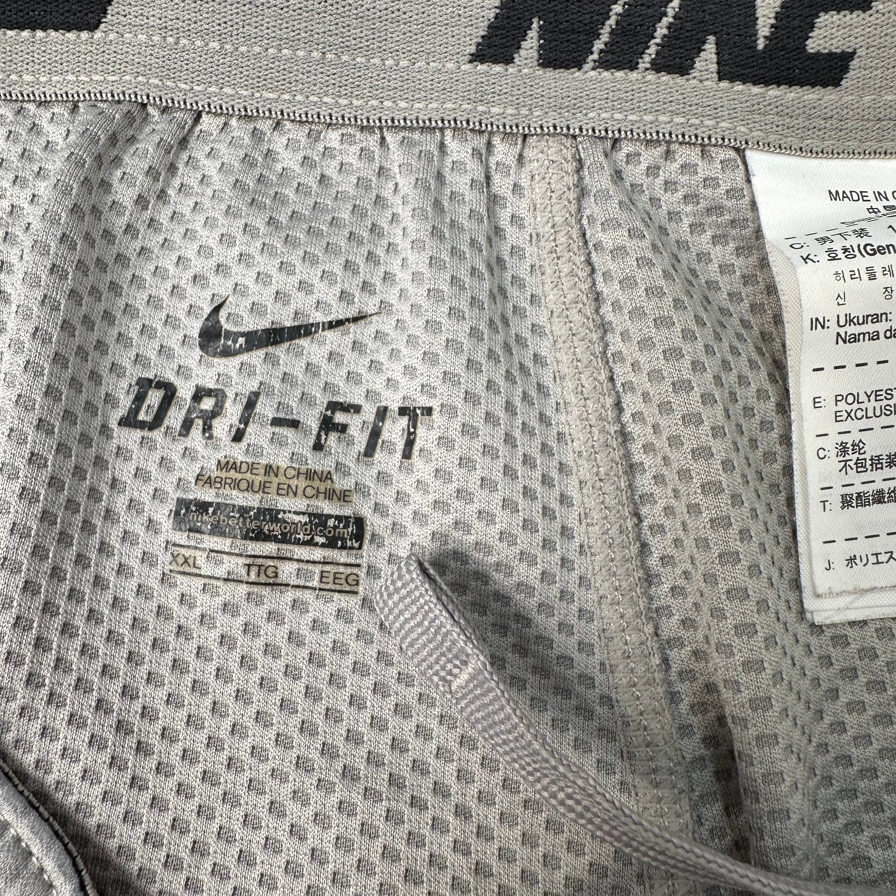 Vintage Nike Trackpants (XL)