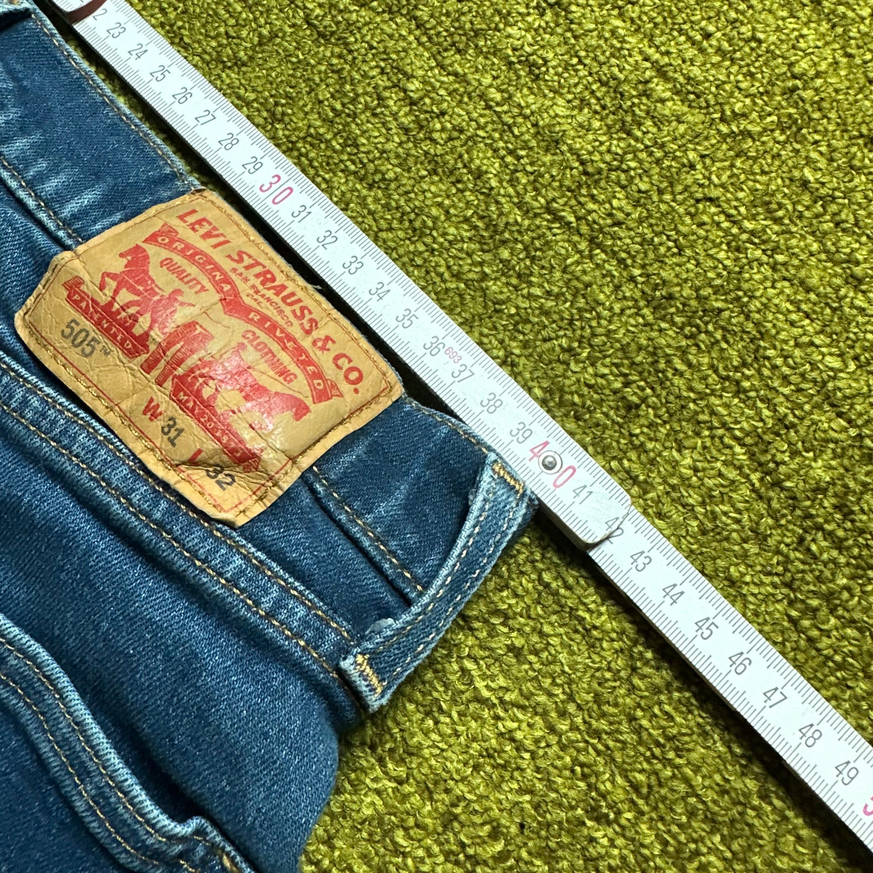 Vintage Levi’s 505 Jeans (S)