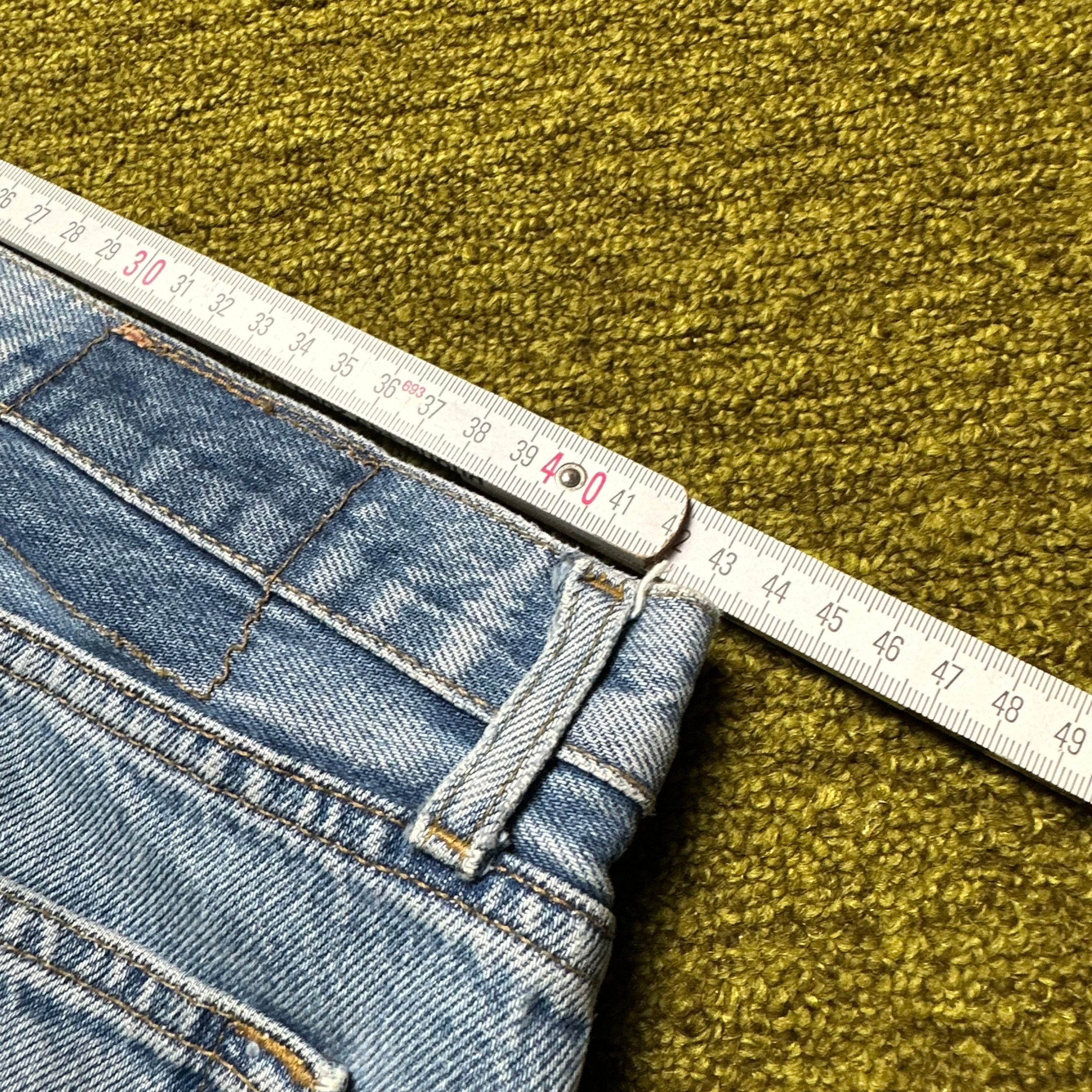 Vintage Levi’s 501 Jeans (L)