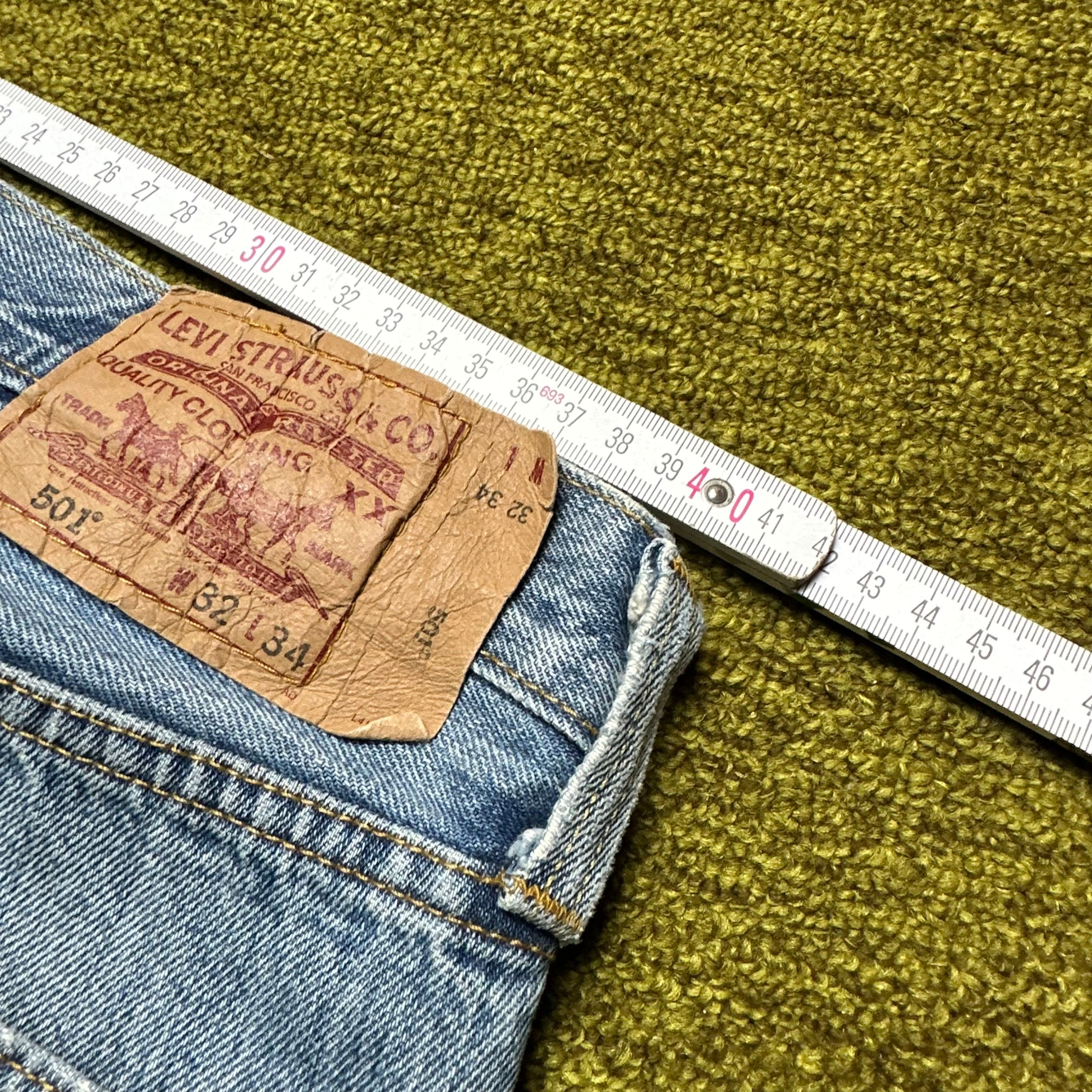 Vintage Levi’s 501 Jeans (M)