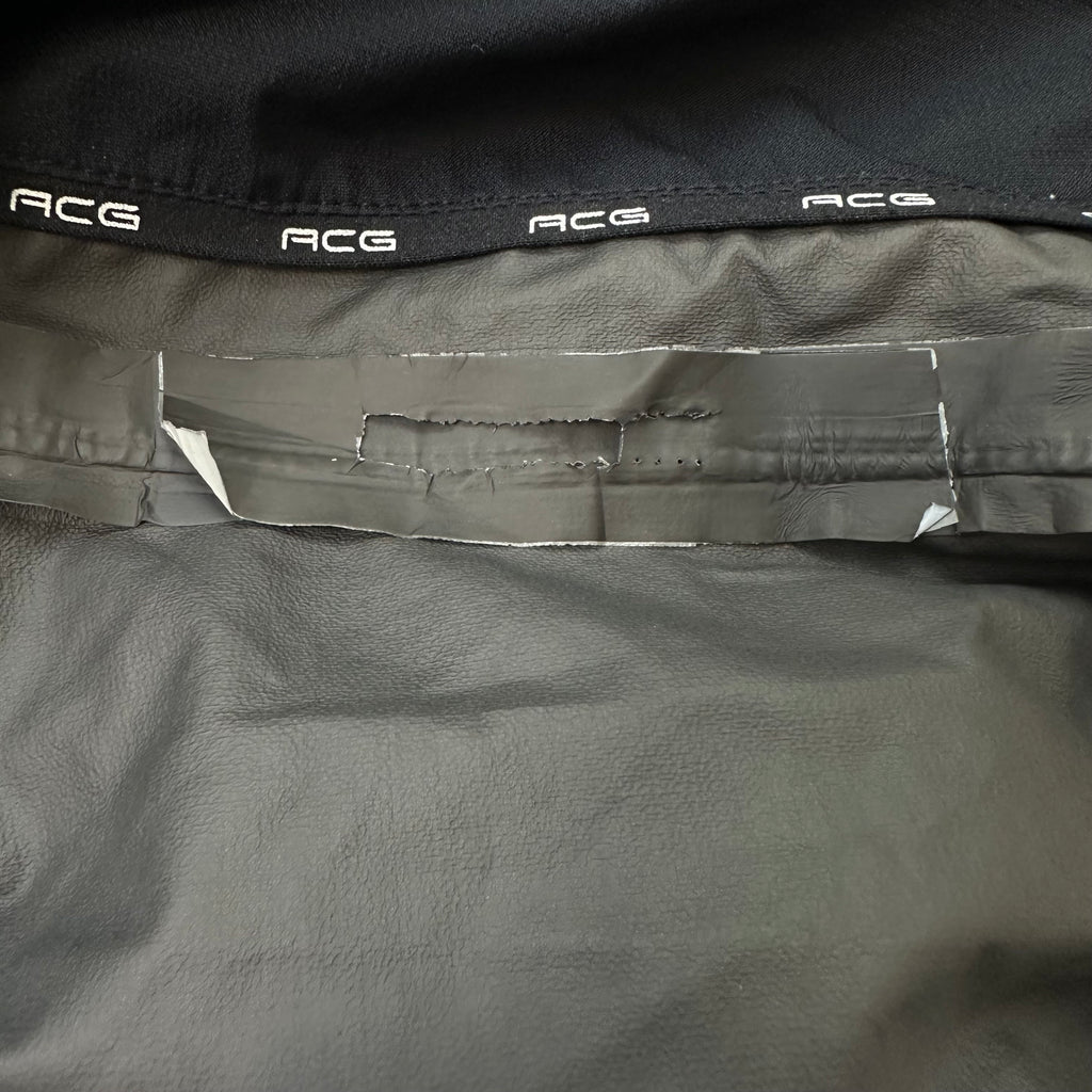 Vintage Nike ACG Windbreaker (S)