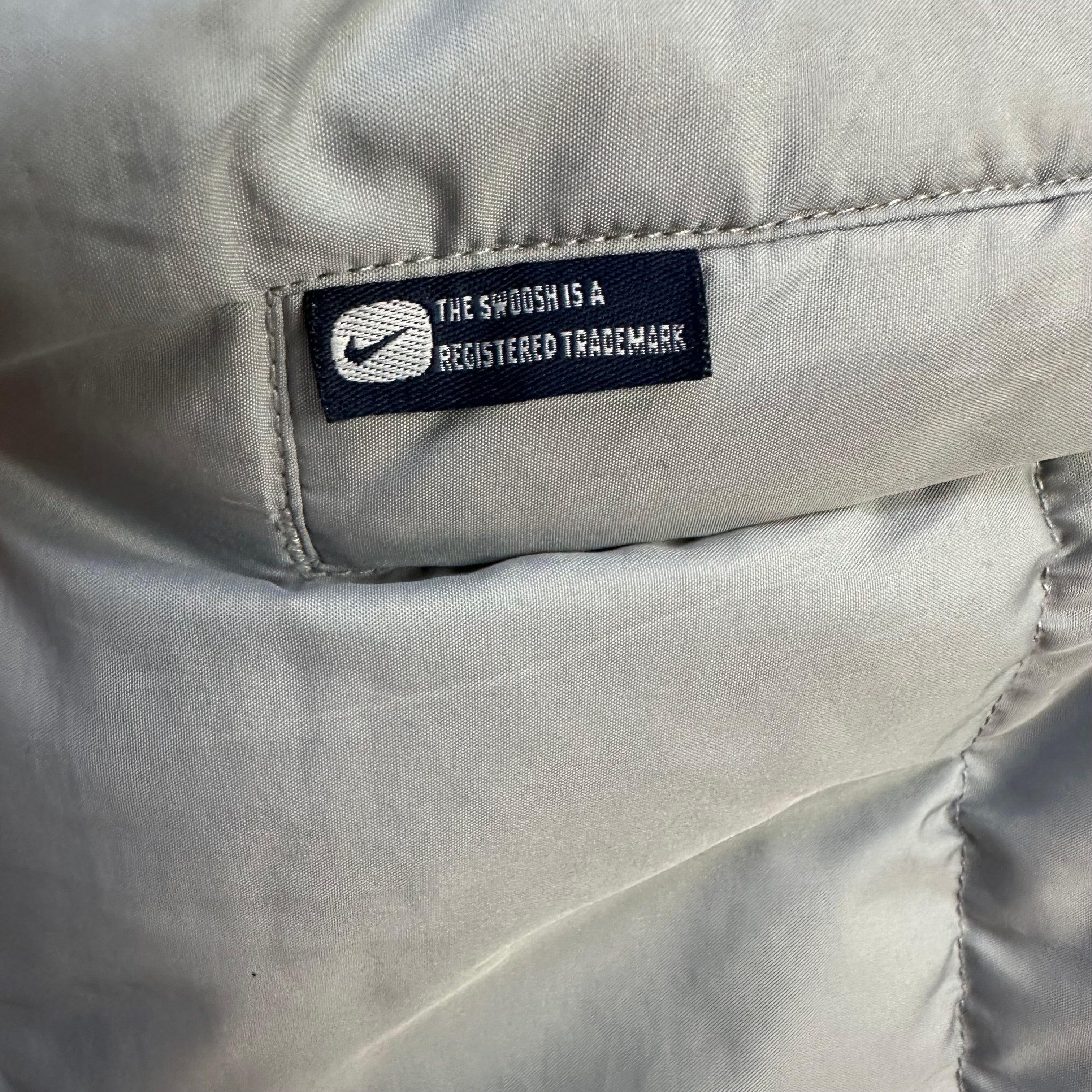 Vintage Nike Puffer Weste mit Backstitch (L-XL)