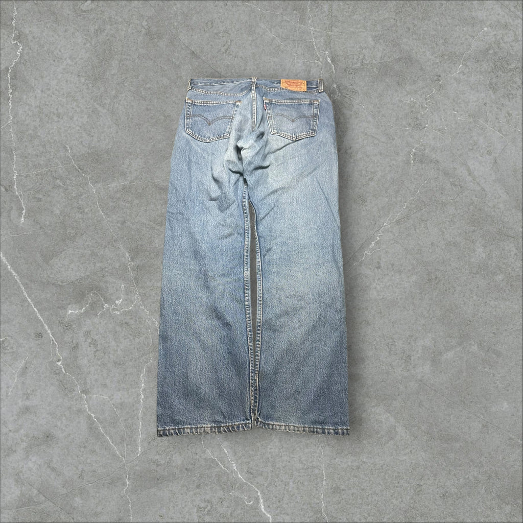 Vintage Levi’s 501 Jeans (S-M)