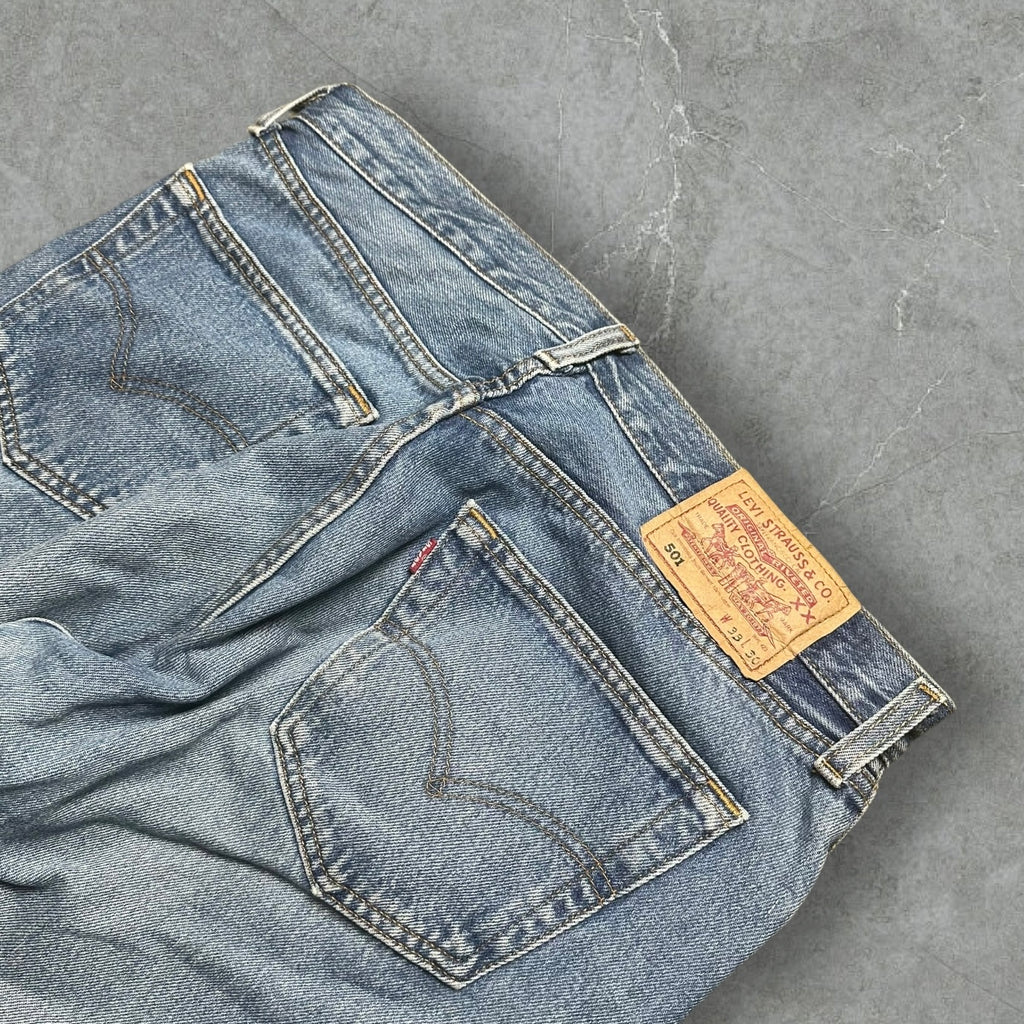 Vintage Levi’s 501 Jeans (S-M)