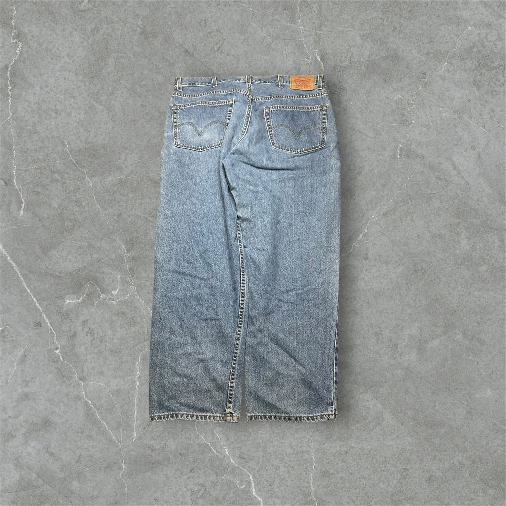 Vintage Levi’s 550 Jeans (XXL)