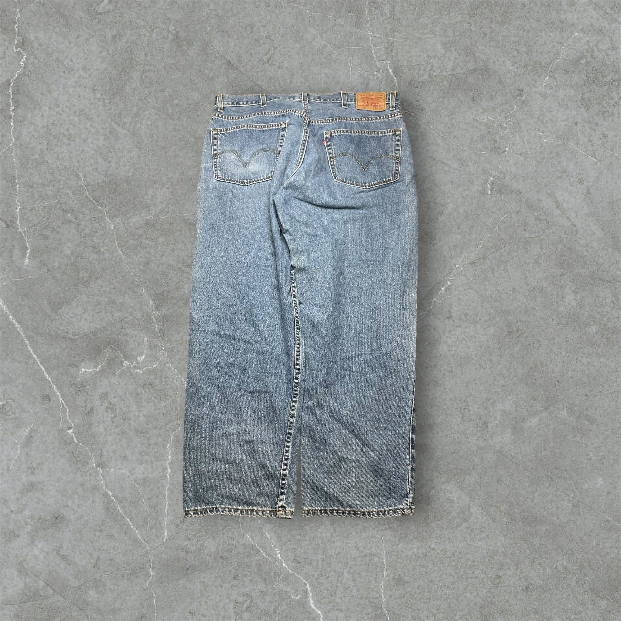 Vintage Levi’s 550 Jeans (XXL)