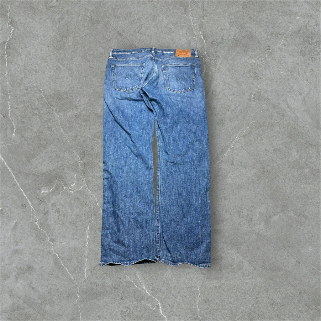 Vintage Levi’s 504 Jeans (L-XL)