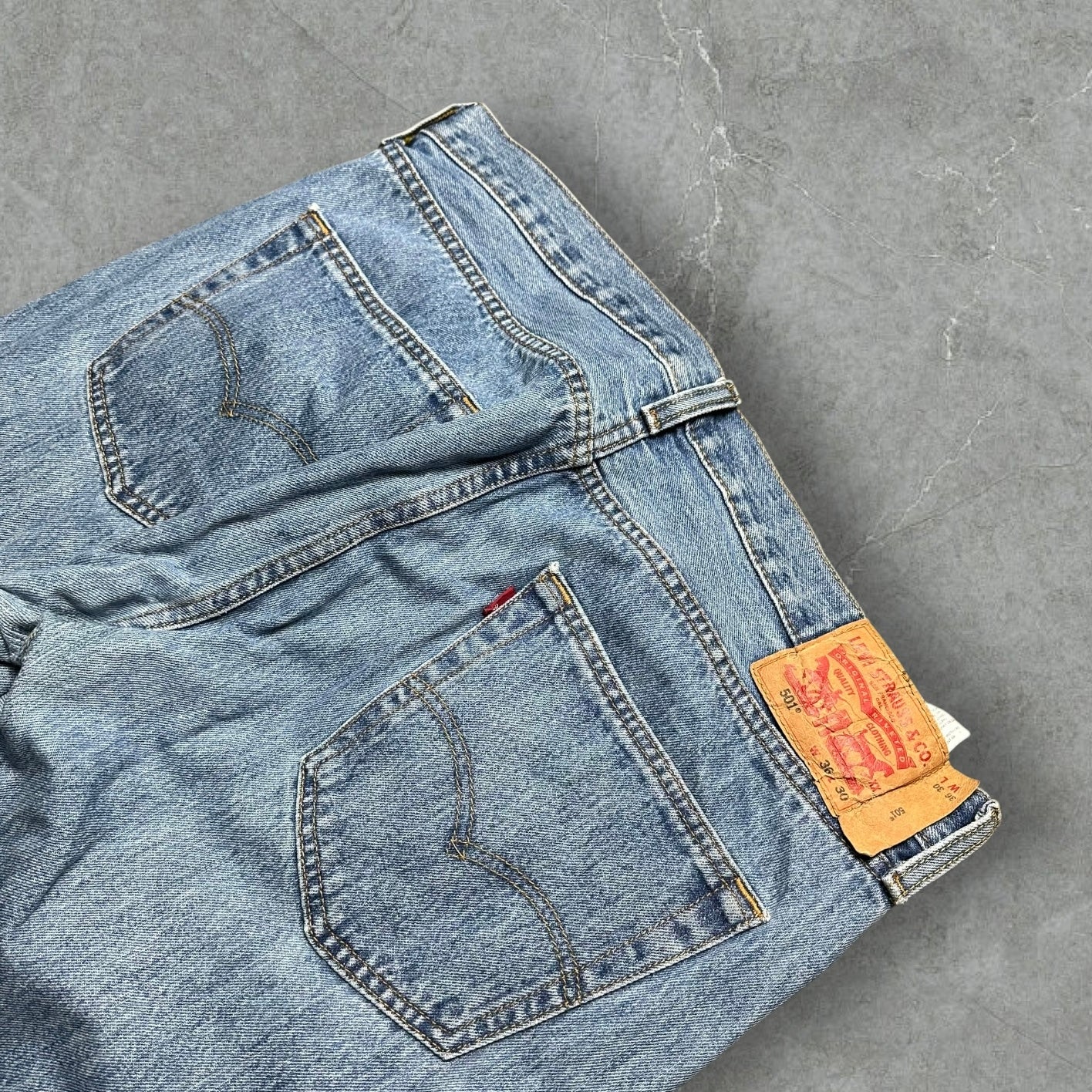 Vintage Levi’s 501 Jeans (L)