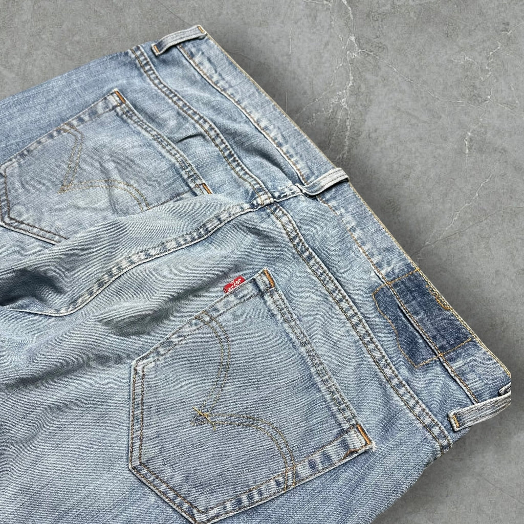 Vintage Levi’s 501 Jeans (L)