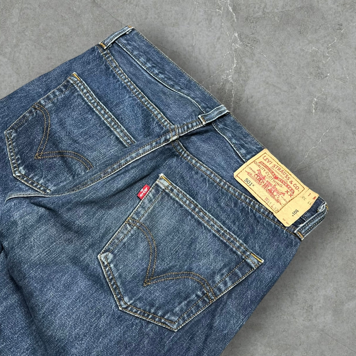 Vintage Levi’s 501 Jeans (S)