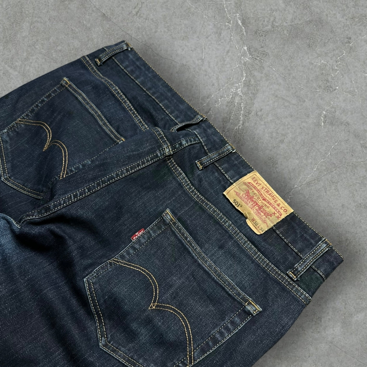 Vintage Levi’s 501 Jeans (L-XL)