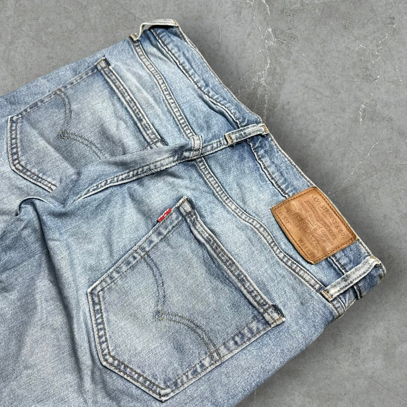 Vintage Levi’s 502 Jeans (M)